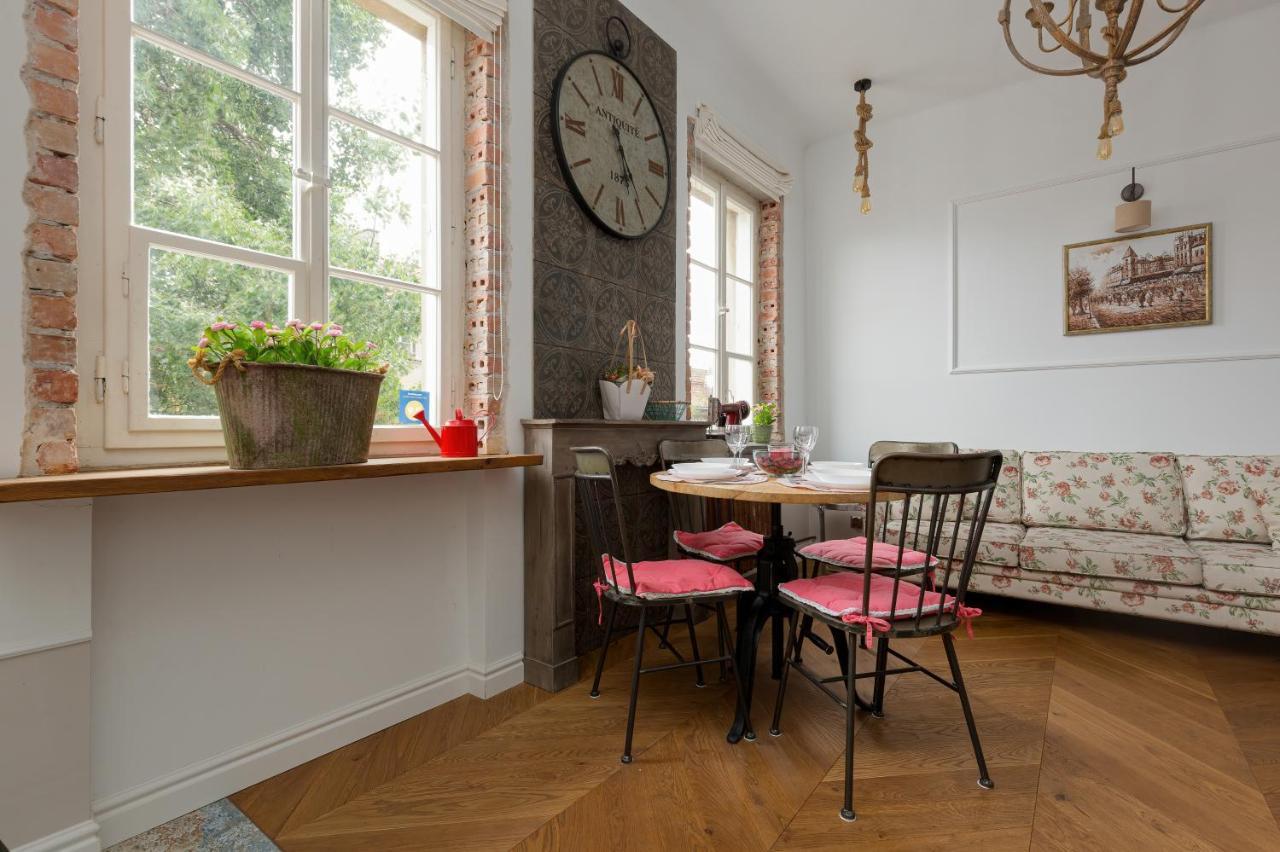 Apartment On The Warsaw Square By Noclegi Renters Exterior photo